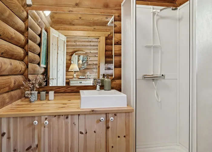 Nordic Log With Views Over The Fields Hébergement de vacances