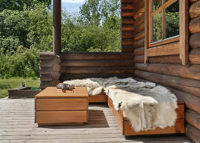 Nordic Log With Views Over The Fields Hébergement de vacances Hals