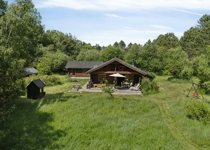 Nordic Log With Views Over The Fields * Hals